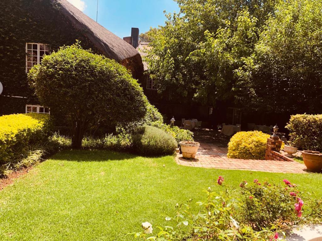 The Hertford Country Hotel Johannesburgo Exterior foto